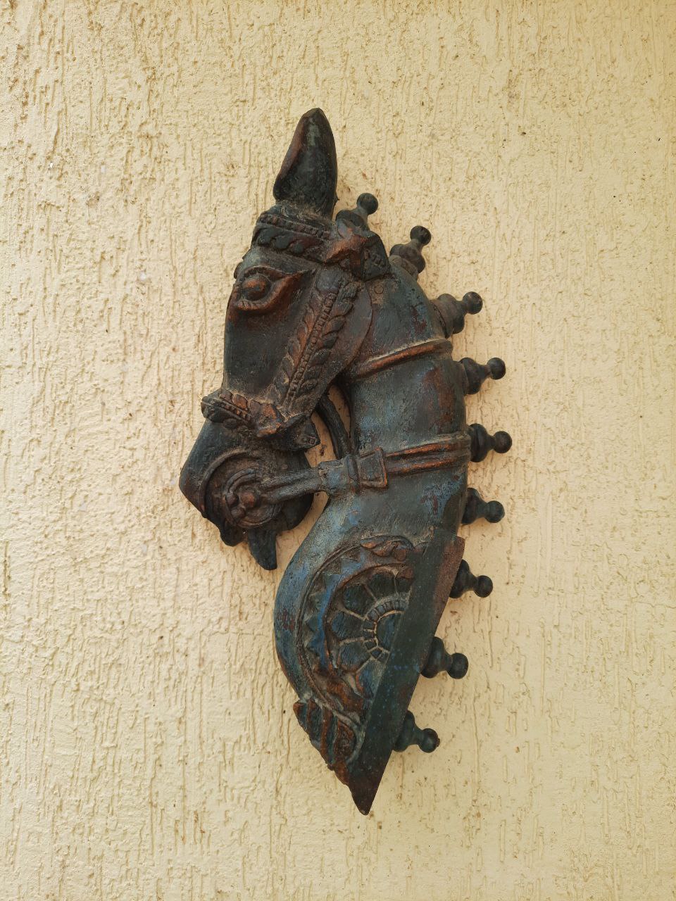 Wooden wall mount horse head (1piece)