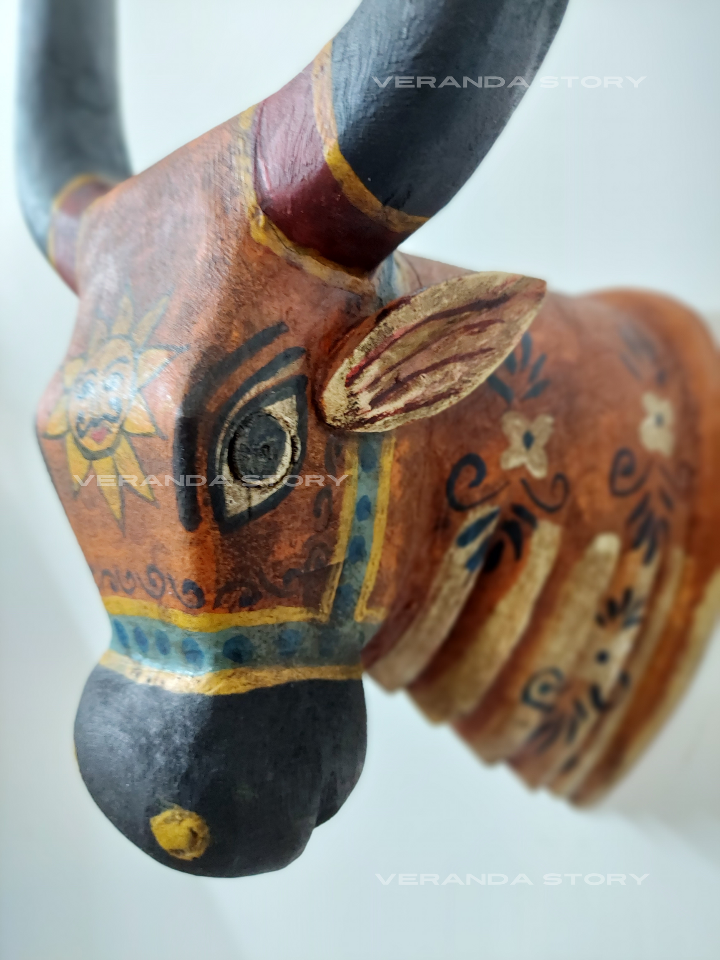 Wood Bull Curvy Horn Wall Mount