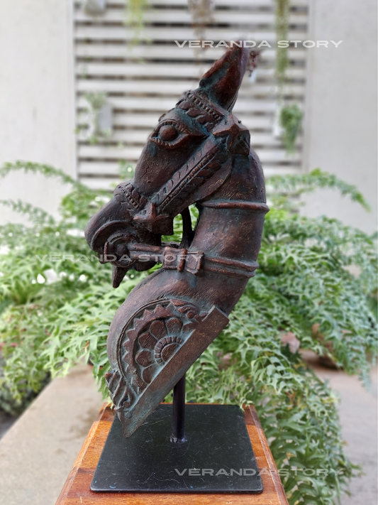 Distressed Wood Horse Tabletop 20 Inches